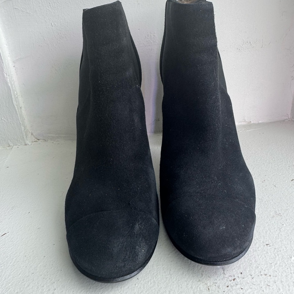 Chanel Black Chelsea Ankle Boots - Picture 4 of 10